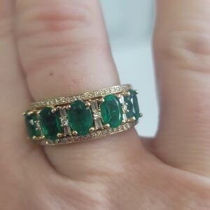 Elegant 14k Gold and Emerald  Ring